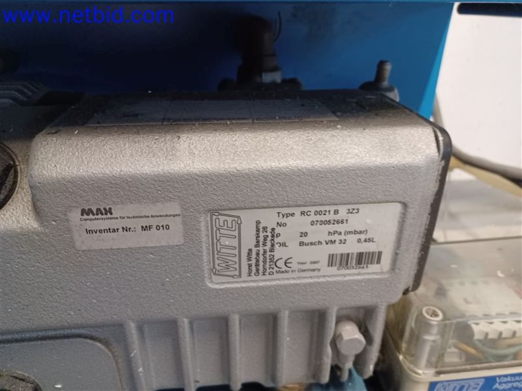 Stroje, systémy, kancelářské vybavení, příslušenství a IT části strojírenské společnosti pro "mikro" CNC stroje, výrobce řídicích prvků a vývojář softwaru.-6