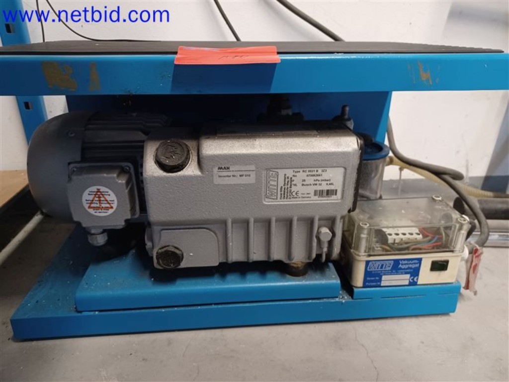 Stroje, systémy, kancelářské vybavení, příslušenství a IT části strojírenské společnosti pro "mikro" CNC stroje, výrobce řídicích prvků a vývojář softwaru.-7