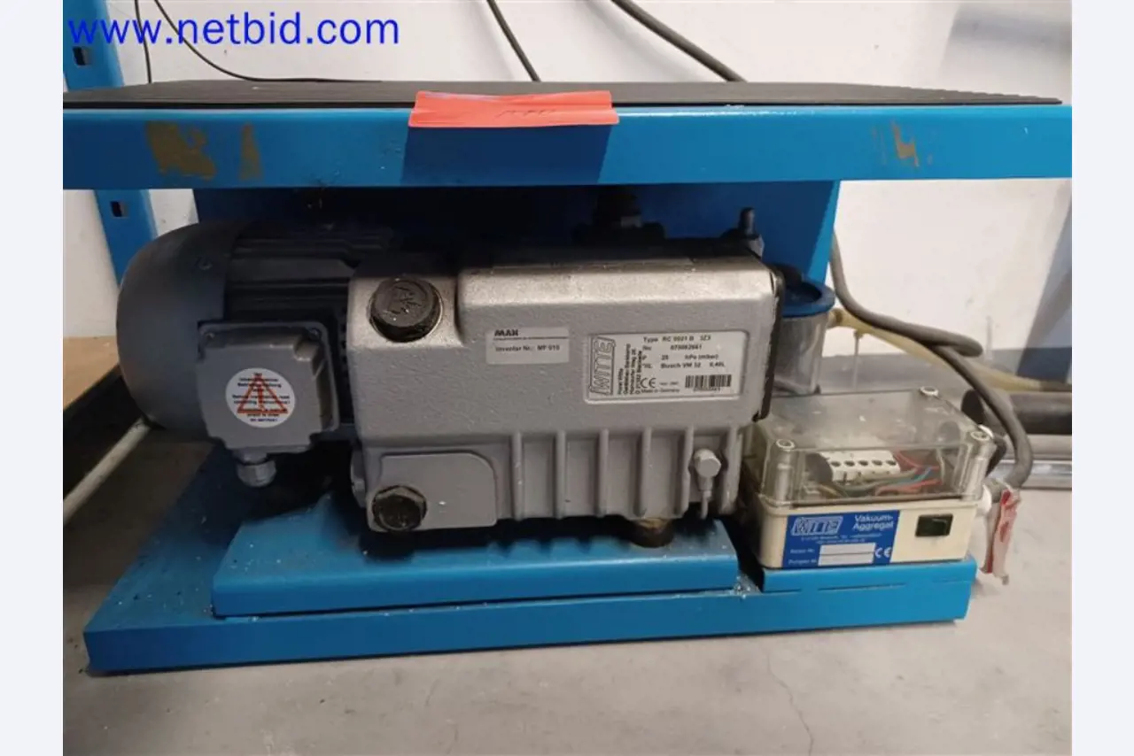 Stroje, systémy, kancelářské vybavení, příslušenství a IT části strojírenské společnosti pro "mikro" CNC stroje, výrobce řídicích prvků a vývojář softwaru.-7