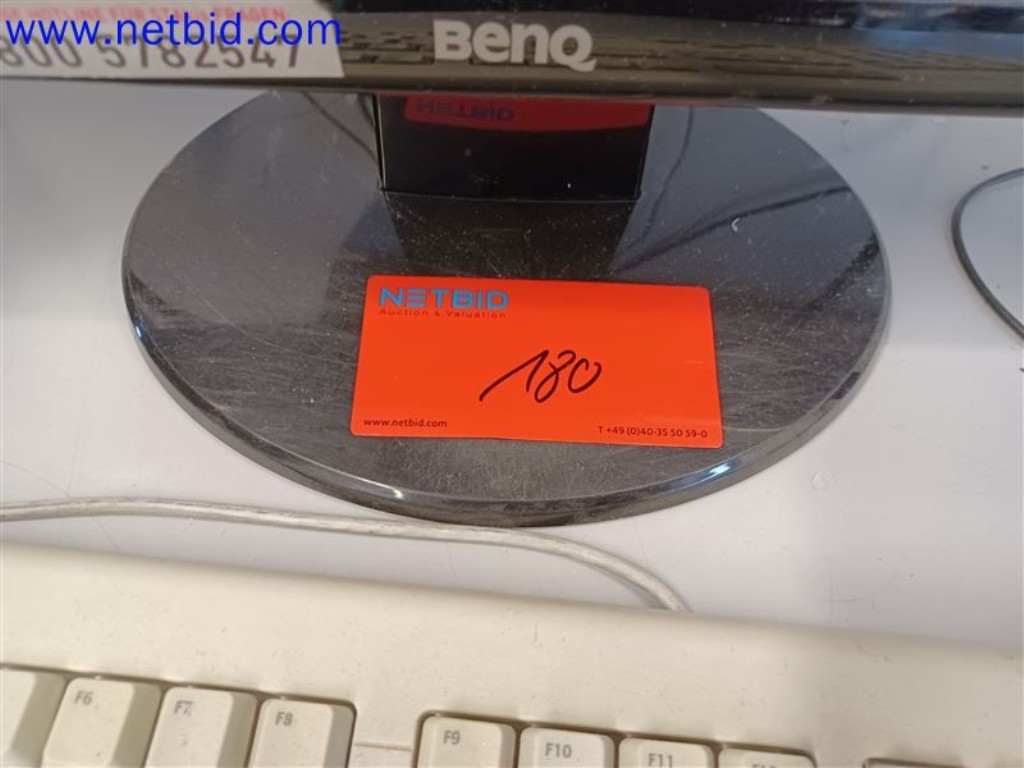 Stroje, systémy, kancelářské vybavení, příslušenství a IT části strojírenské společnosti pro "mikro" CNC stroje, výrobce řídicích prvků a vývojář softwaru.-8