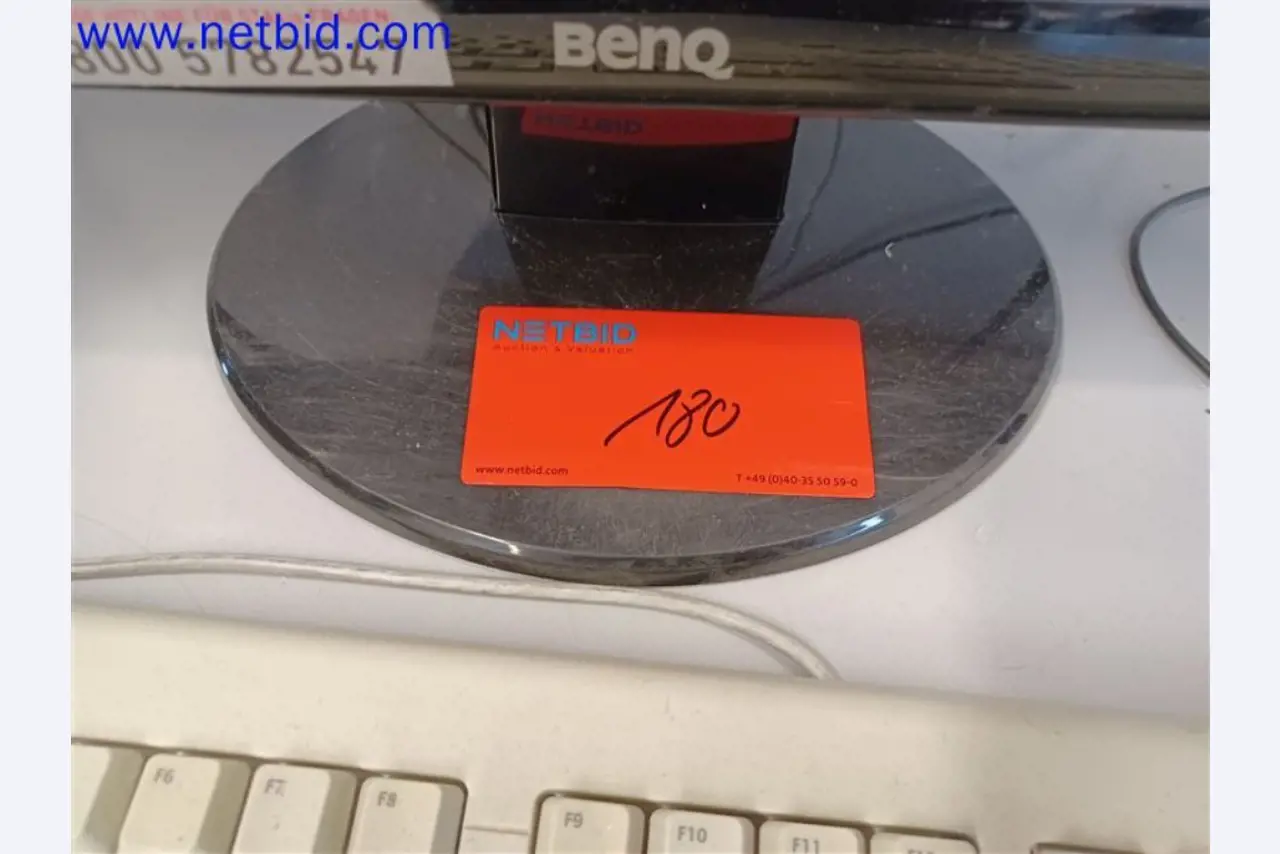 Stroje, systémy, kancelářské vybavení, příslušenství a IT části strojírenské společnosti pro "mikro" CNC stroje, výrobce řídicích prvků a vývojář softwaru.-8