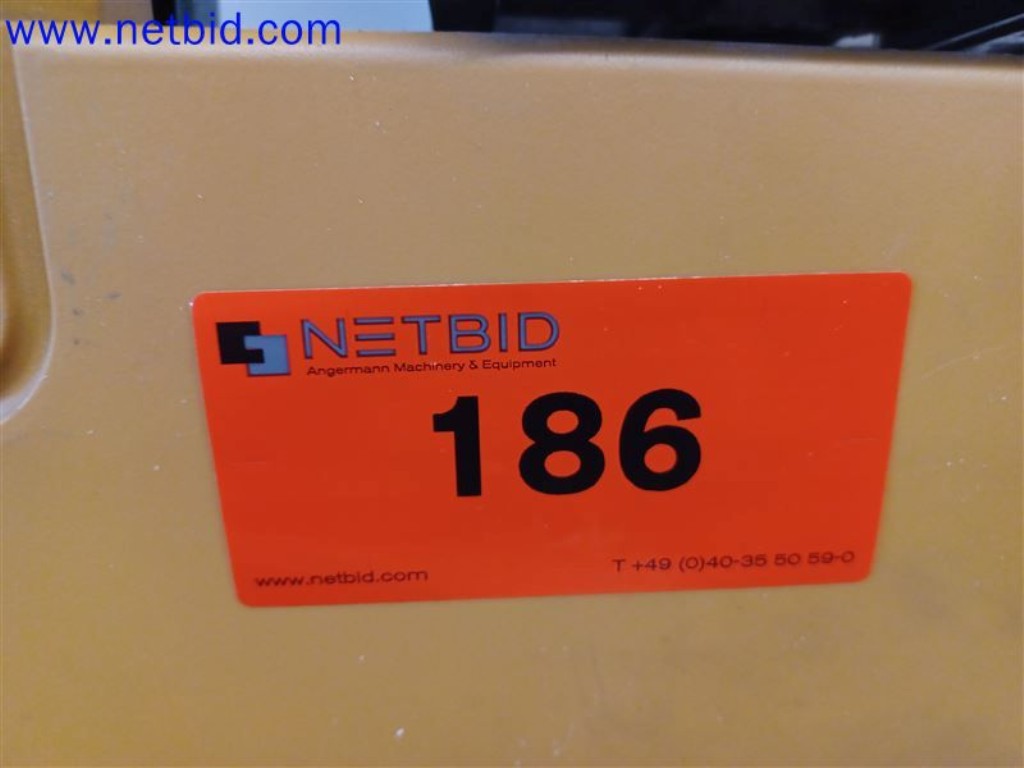 Maschinen, Anlagen, Büroeinrichtung, Zubehör und IT-Teile eines Maschinenbauers für „Kleinst“-CNC-Maschinen, Hersteller von Steuerelementen und Entwicklers von Software-2