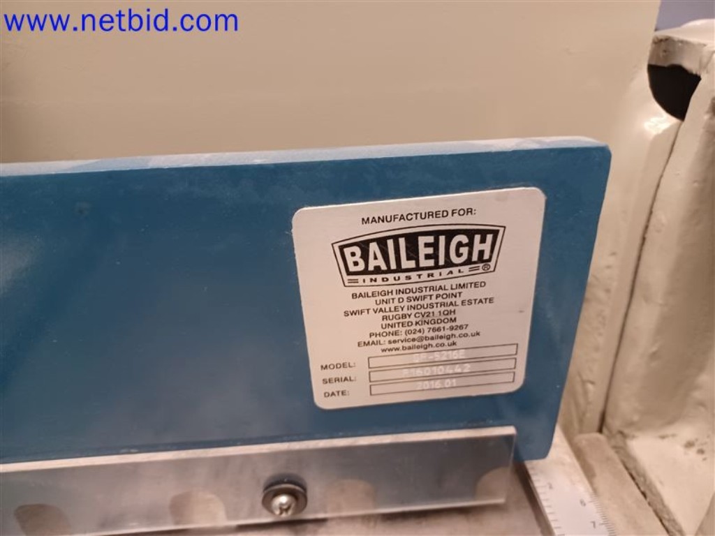 Stroje, systémy, kancelářské vybavení, příslušenství a IT části strojírenské společnosti pro "mikro" CNC stroje, výrobce řídicích prvků a vývojář softwaru.-3