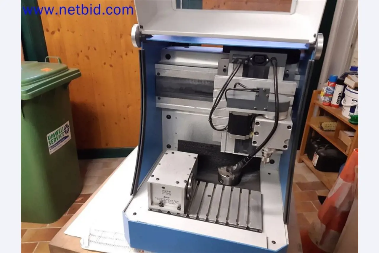 Stroje, systémy, kancelářské vybavení, příslušenství a IT části strojírenské společnosti pro "mikro" CNC stroje, výrobce řídicích prvků a vývojář softwaru.-1