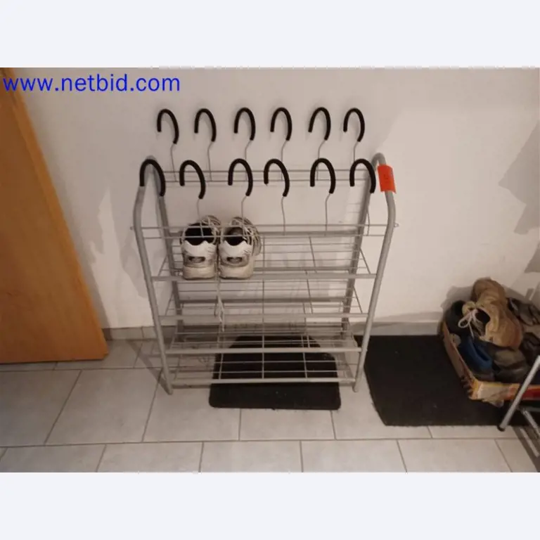 Stroje, systémy, kancelářské vybavení, příslušenství a IT části strojírenské společnosti pro "mikro" CNC stroje, výrobce řídicích prvků a vývojář softwaru.-6