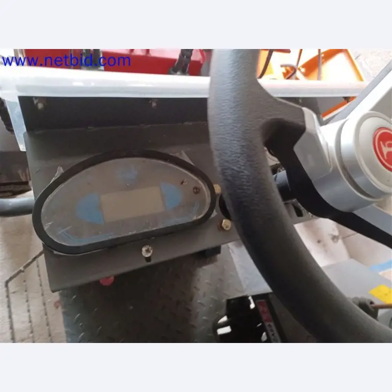 Machines, systemen, kantooruitrusting, accessoires en IT-onderdelen van een machinebouwbedrijf voor "micro" CNC-machines, fabrikant van besturingselementen en softwareontwikkelaar-7