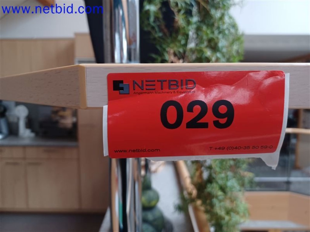 Maschinen, Anlagen, Büroeinrichtung, Zubehör und IT-Teile eines Maschinenbauers für „Kleinst“-CNC-Maschinen, Hersteller von Steuerelementen und Entwicklers von Software-2