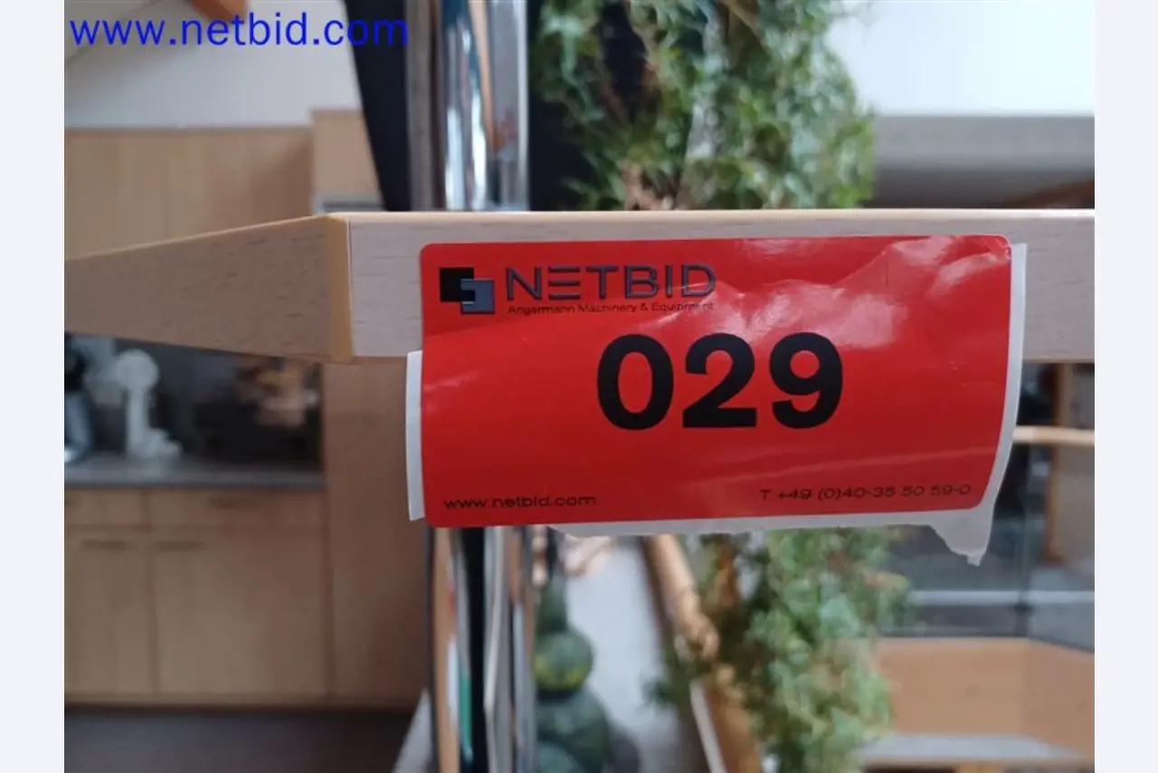 Maschinen, Anlagen, Büroeinrichtung, Zubehör und IT-Teile eines Maschinenbauers für „Kleinst“-CNC-Maschinen, Hersteller von Steuerelementen und Entwicklers von Software-2