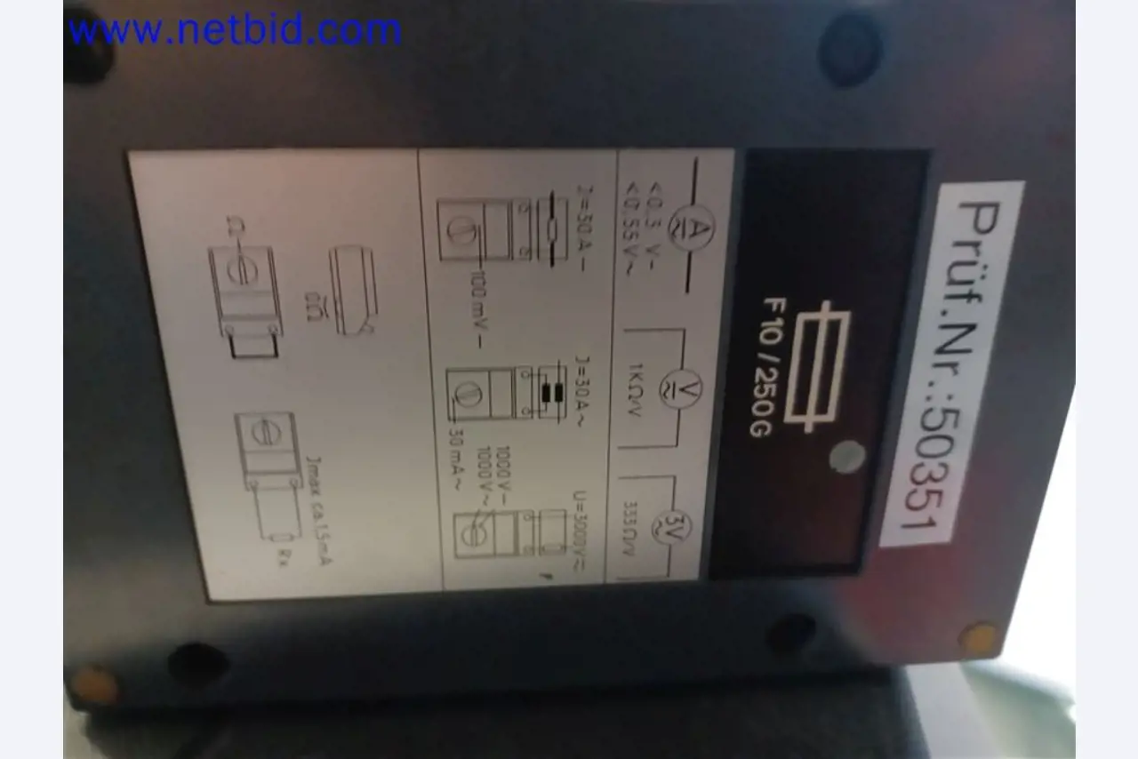Stroje, systémy, kancelářské vybavení, příslušenství a IT části strojírenské společnosti pro "mikro" CNC stroje, výrobce řídicích prvků a vývojář softwaru.-3