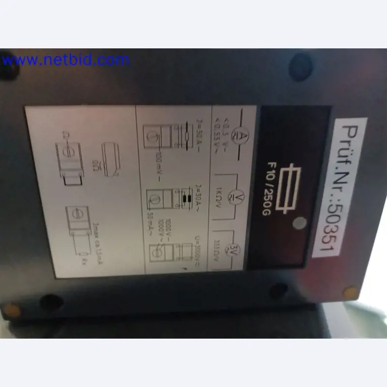 Stroje, systémy, kancelářské vybavení, příslušenství a IT části strojírenské společnosti pro "mikro" CNC stroje, výrobce řídicích prvků a vývojář softwaru.-3