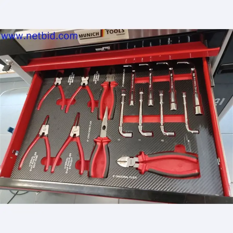 Machines, systemen, kantooruitrusting, accessoires en IT-onderdelen van een machinebouwbedrijf voor "micro" CNC-machines, fabrikant van besturingselementen en softwareontwikkelaar-3