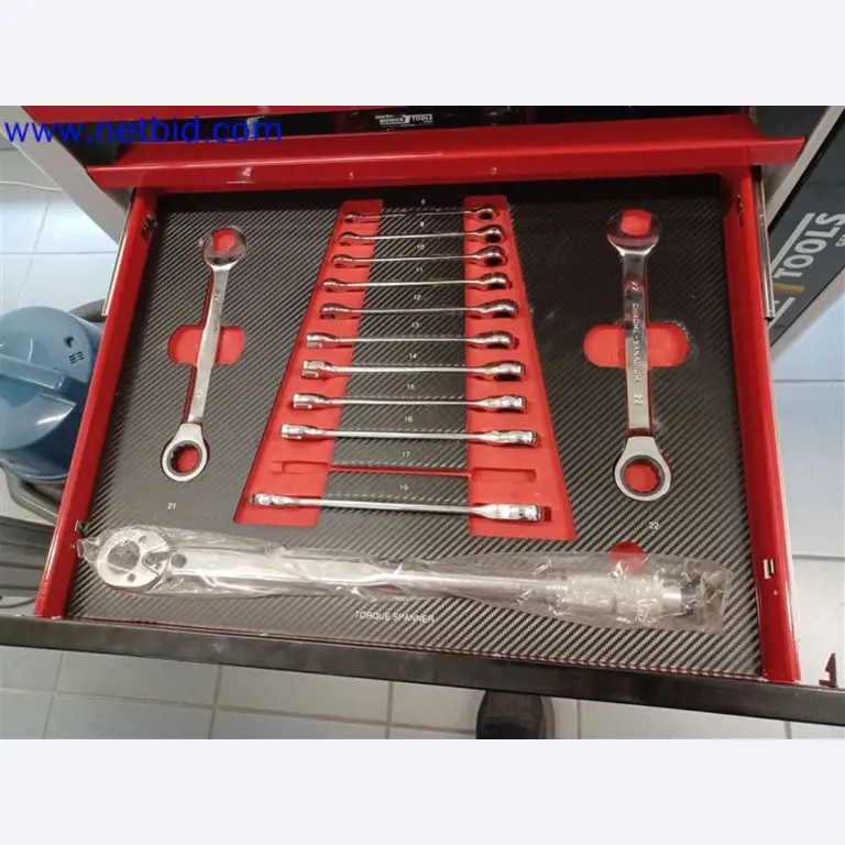 Machines, systemen, kantooruitrusting, accessoires en IT-onderdelen van een machinebouwbedrijf voor "micro" CNC-machines, fabrikant van besturingselementen en softwareontwikkelaar-5