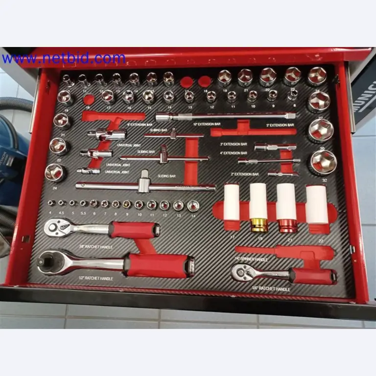 Machines, systemen, kantooruitrusting, accessoires en IT-onderdelen van een machinebouwbedrijf voor "micro" CNC-machines, fabrikant van besturingselementen en softwareontwikkelaar-7