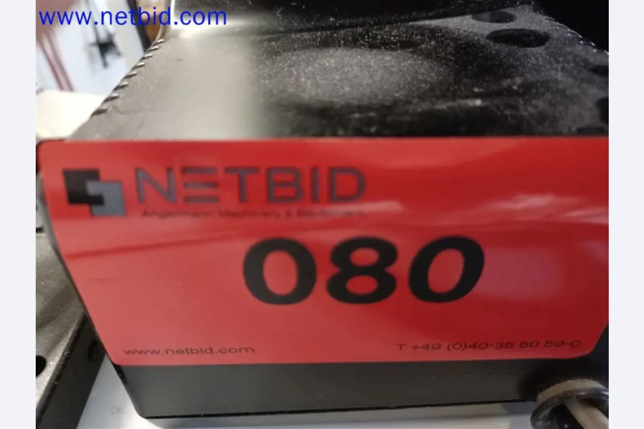 Stroje, systémy, kancelářské vybavení, příslušenství a IT části strojírenské společnosti pro "mikro" CNC stroje, výrobce řídicích prvků a vývojář softwaru.-2