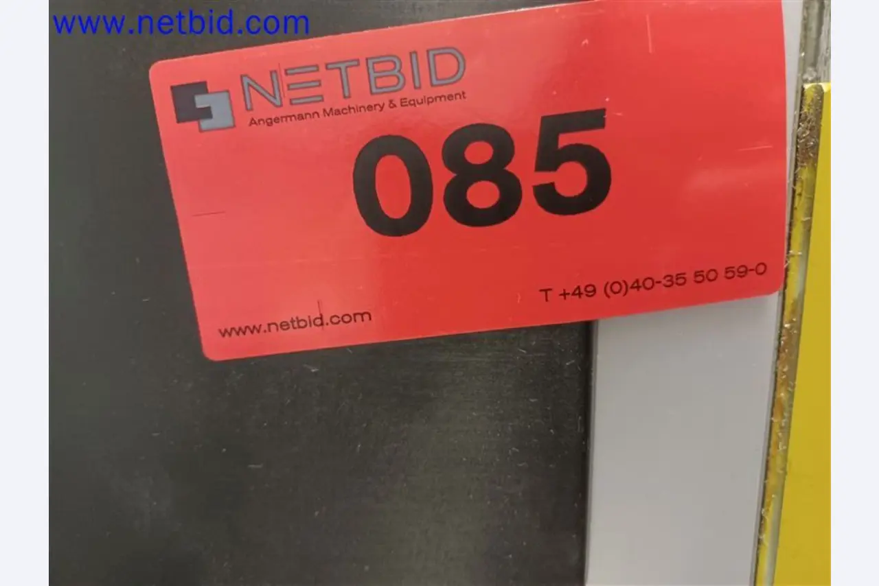 Maschinen, Anlagen, Büroeinrichtung, Zubehör und IT-Teile eines Maschinenbauers für „Kleinst“-CNC-Maschinen, Hersteller von Steuerelementen und Entwicklers von Software-2