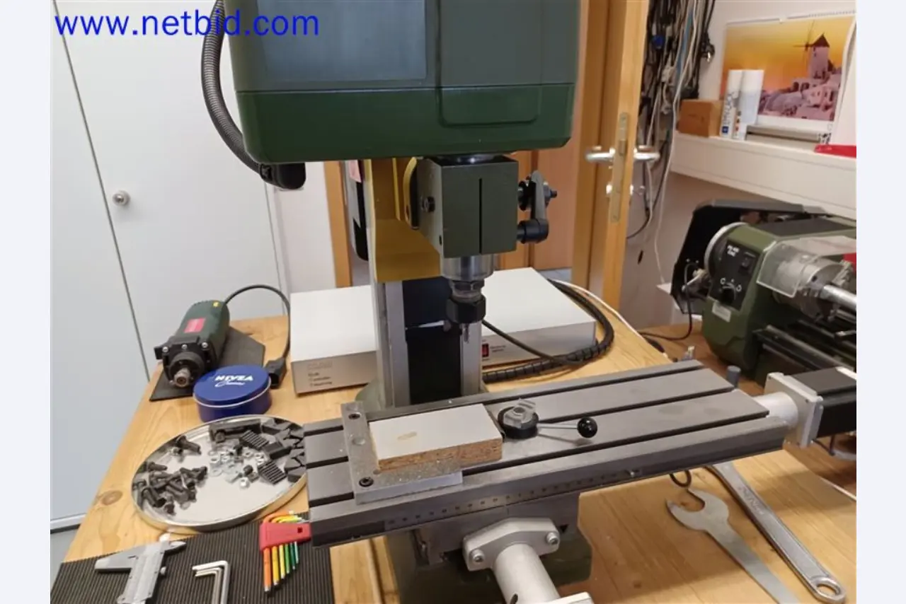 Maschinen, Anlagen, Büroeinrichtung, Zubehör und IT-Teile eines Maschinenbauers für „Kleinst“-CNC-Maschinen, Hersteller von Steuerelementen und Entwicklers von Software-1