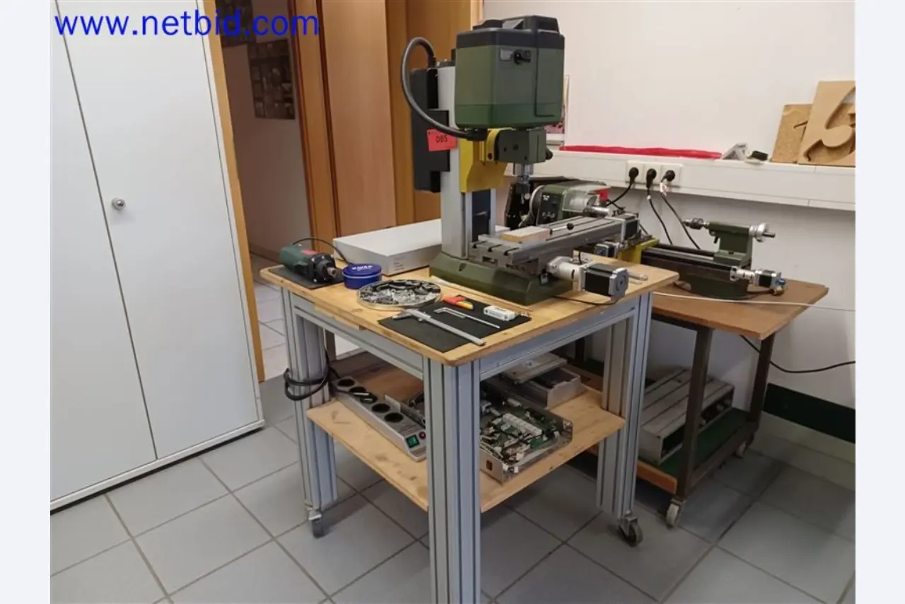 Maschinen, Anlagen, Büroeinrichtung, Zubehör und IT-Teile eines Maschinenbauers für „Kleinst“-CNC-Maschinen, Hersteller von Steuerelementen und Entwicklers von Software-3