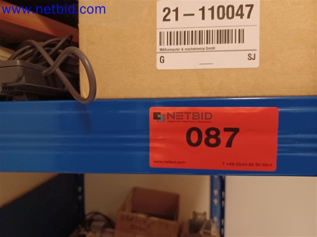 Stroje, systémy, kancelářské vybavení, příslušenství a IT části strojírenské společnosti pro "mikro" CNC stroje, výrobce řídicích prvků a vývojář softwaru.-2