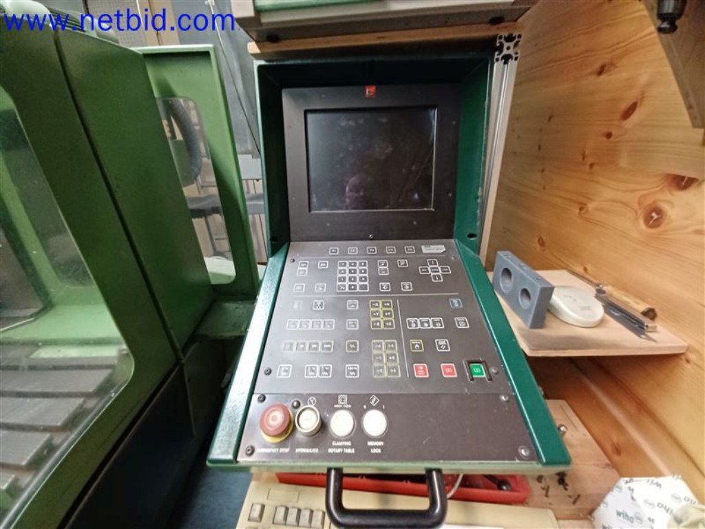 Stroje, systémy, kancelářské vybavení, příslušenství a IT části strojírenské společnosti pro "mikro" CNC stroje, výrobce řídicích prvků a vývojář softwaru.-3