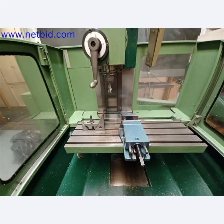 Stroje, systémy, kancelářské vybavení, příslušenství a IT části strojírenské společnosti pro "mikro" CNC stroje, výrobce řídicích prvků a vývojář softwaru.-7