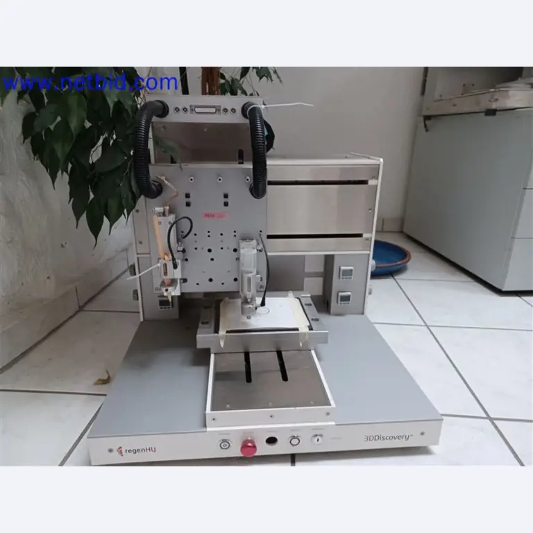 Maschinen, Anlagen, Büroeinrichtung, Zubehör und IT-Teile eines Maschinenbauers für „Kleinst“-CNC-Maschinen, Hersteller von Steuerelementen und Entwicklers von Software-1