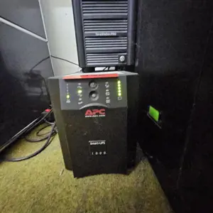 UPS APC Smart UPS 1000