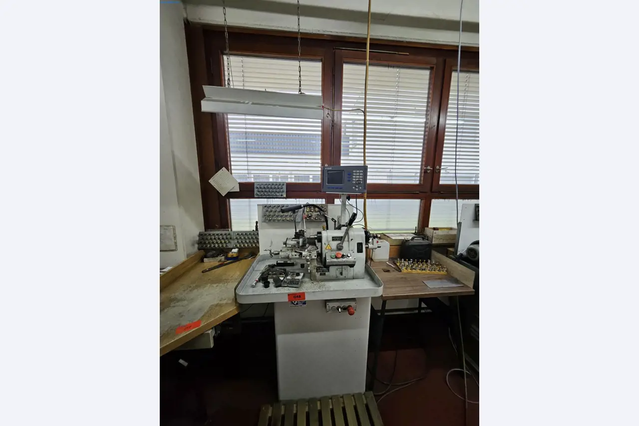 Machines, systemen en kantoorapparatuur voor een ringenfabrikant-1