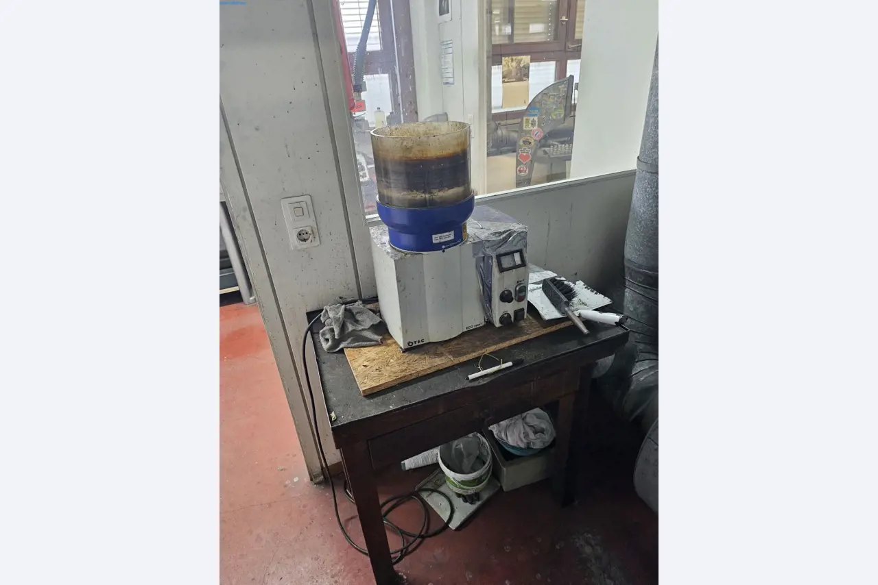 Machines, systemen en kantoorapparatuur voor een ringenfabrikant-1