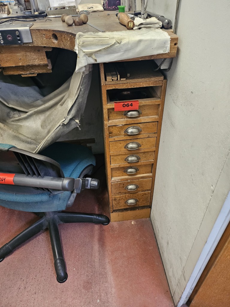 Stroje, systémy a kancelářské vybavení pro výrobce kroužků-1