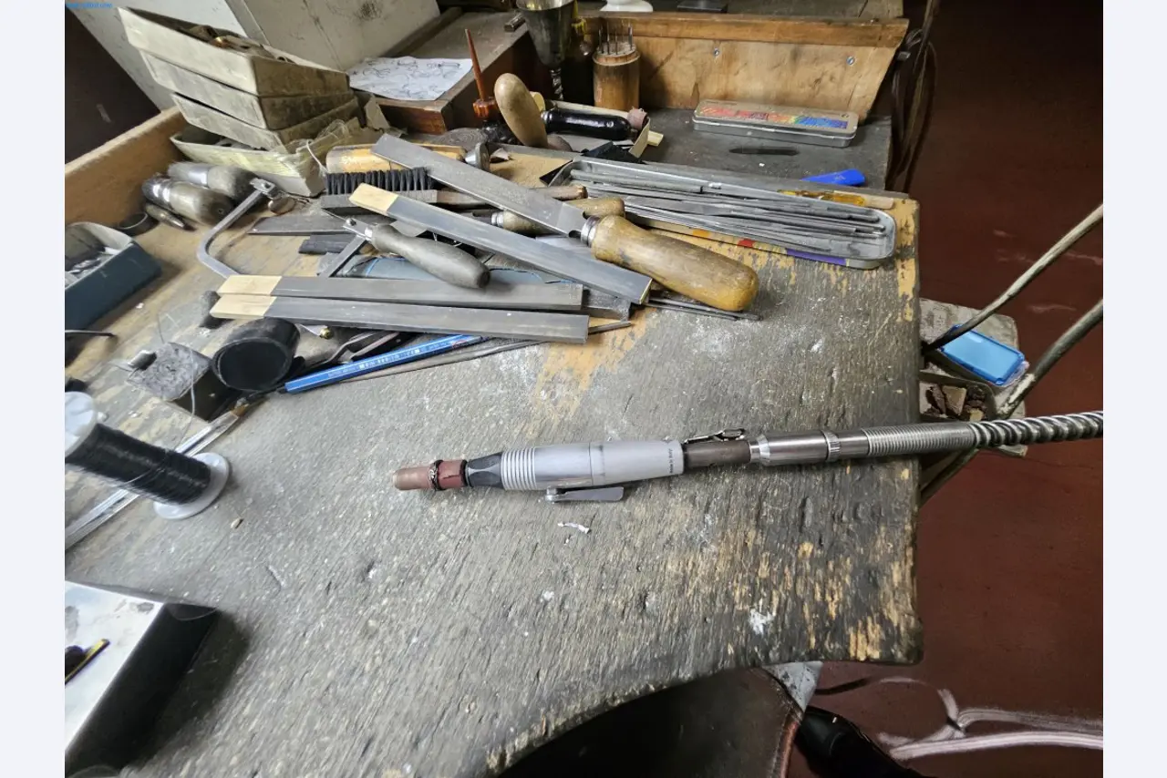 Stroje, systémy a kancelářské vybavení pro výrobce kroužků-9