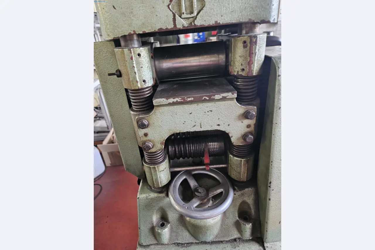 Stroje, systémy a kancelářské vybavení pro výrobce kroužků-3