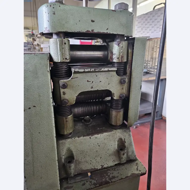 Stroje, systémy a kancelářské vybavení pro výrobce kroužků-4