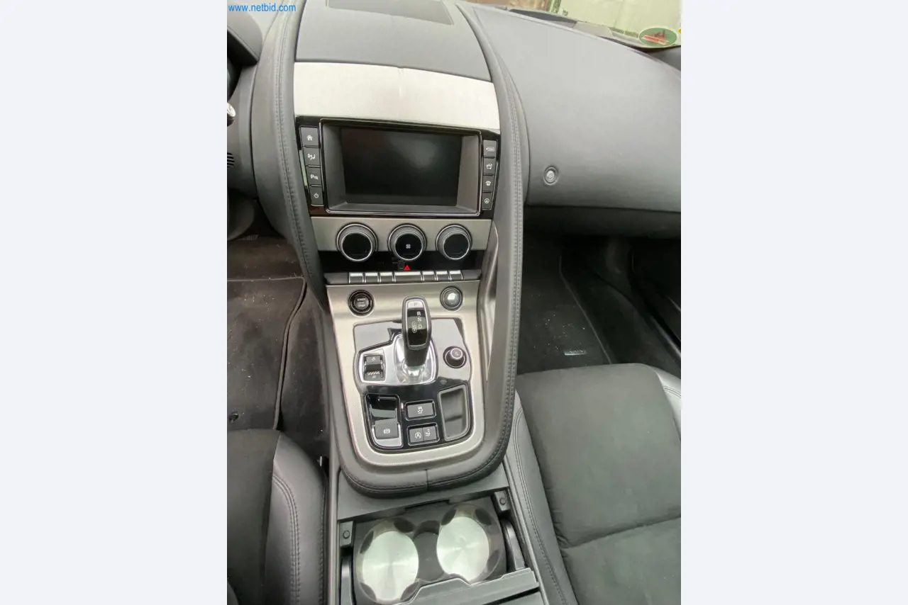 Machines, systemen en kantoorapparatuur voor een ringenfabrikant-13