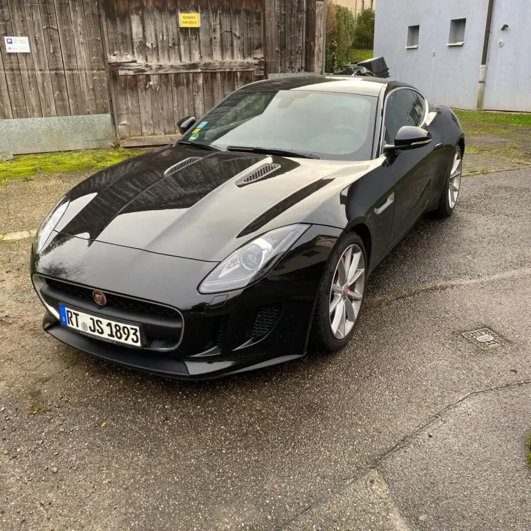 Auto (Cena je předmětem rezervace) Jaguar F-Type Coupe