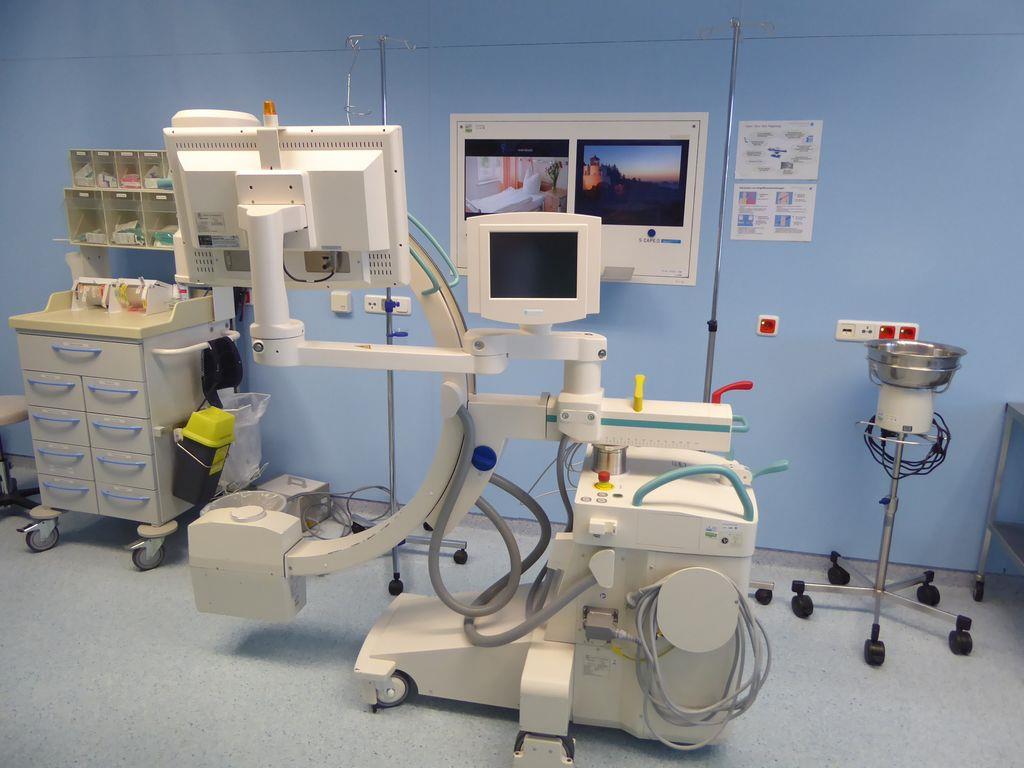 Medical technical equipment, operating theater equipment, sterile trays and hospital equipment and furniture-1