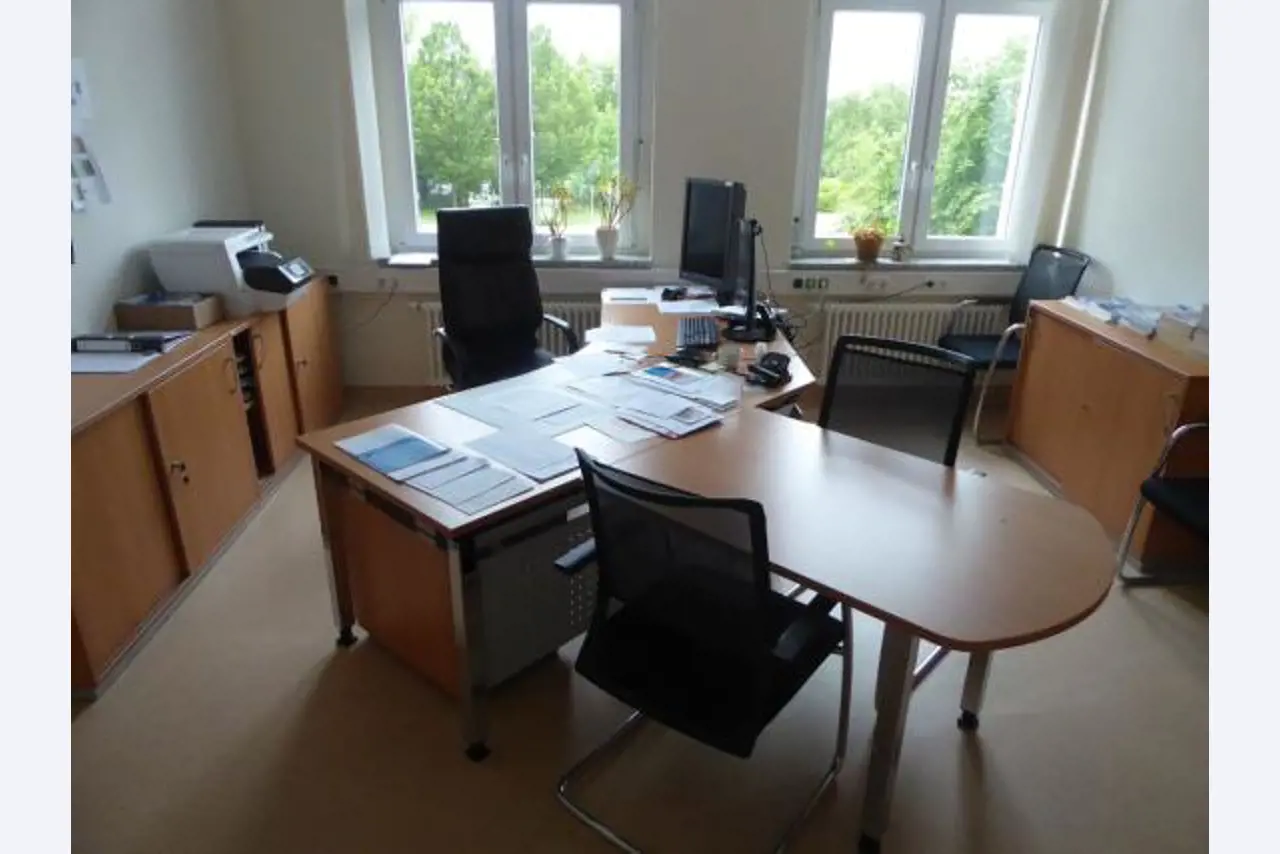 Medical technical equipment, operating theater equipment, sterile trays and hospital equipment and furniture-23