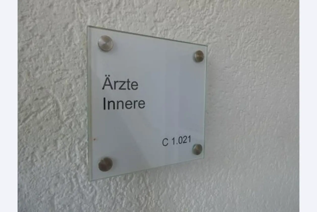 Medical technical equipment, operating theater equipment, sterile trays and hospital equipment and furniture-30