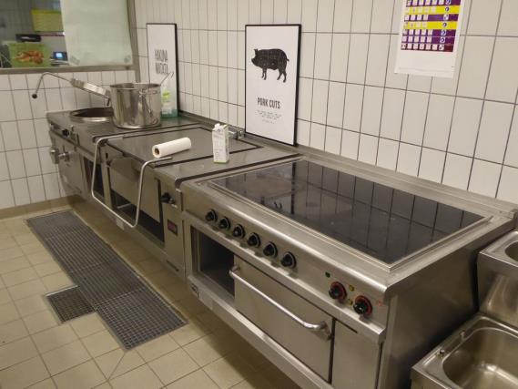 Medical technical equipment, operating theater equipment, sterile trays and hospital equipment and furniture-7