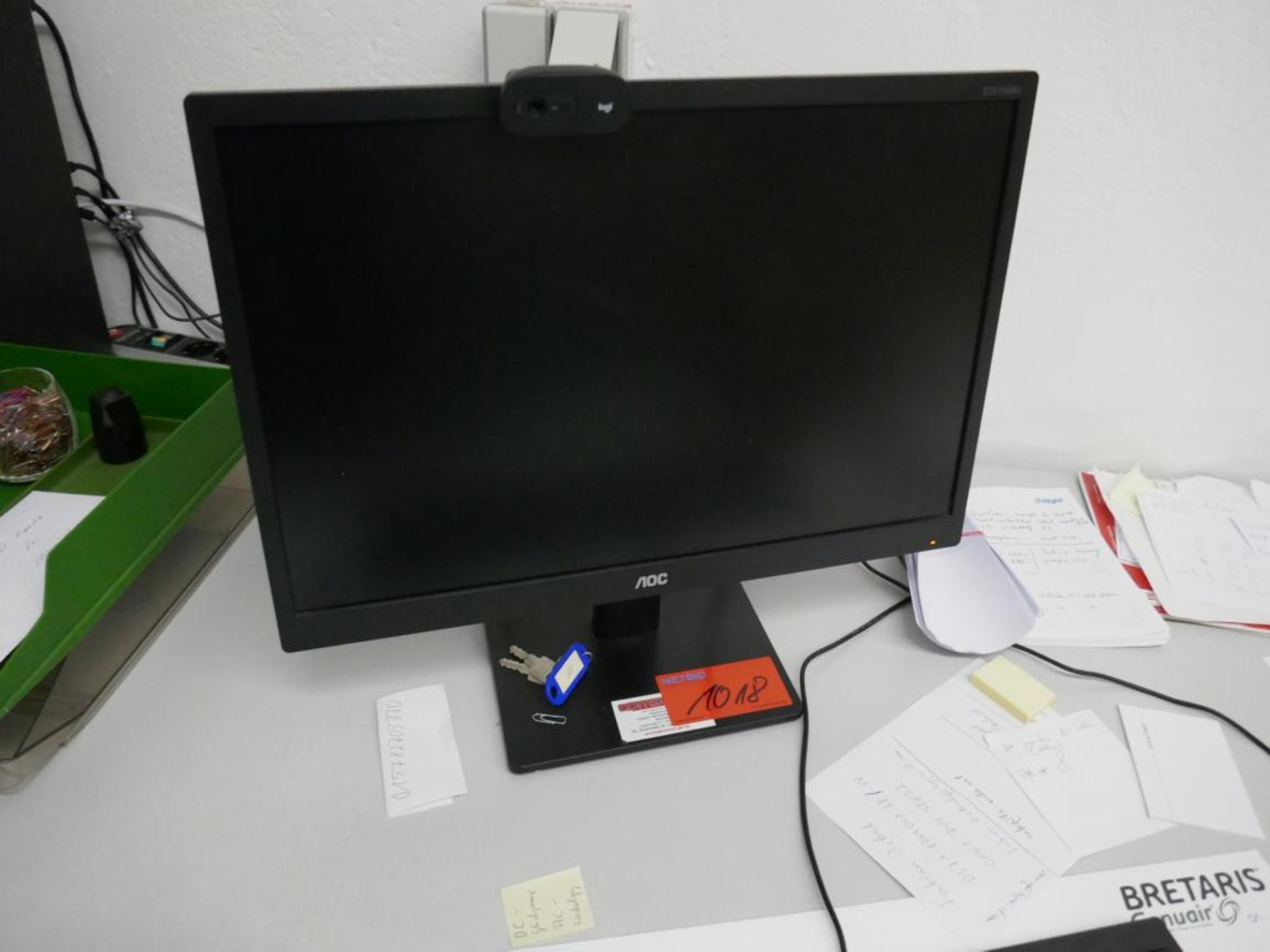 Medyczny sprzęt techniczny, wyposażenie sal operacyjnych, sterylne tace oraz sprzęt i meble szpitalne-1