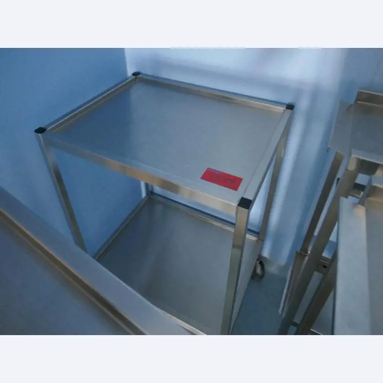 Medyczny sprzęt techniczny, wyposażenie sal operacyjnych, sterylne tace oraz sprzęt i meble szpitalne-1