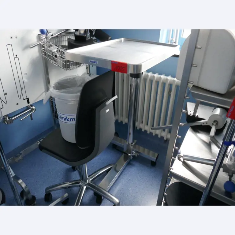 Medyczny sprzęt techniczny, wyposażenie sal operacyjnych, sterylne tace oraz sprzęt i meble szpitalne-1