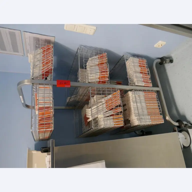 Zdravotnické technické vybavení, vybavení operačních sálů, sterilní zásobníky a nemocniční vybavení a nábytek-2