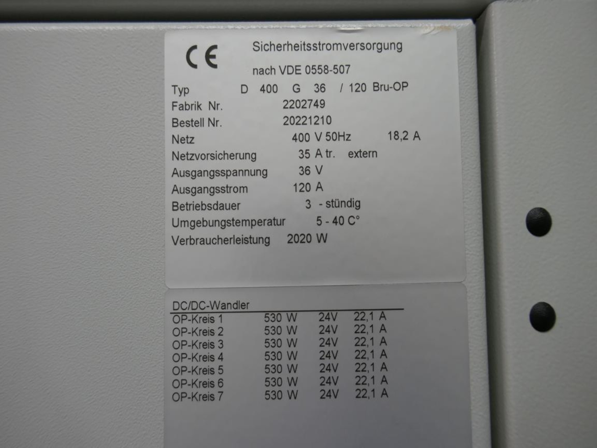 Medyczny sprzęt techniczny, wyposażenie sal operacyjnych, sterylne tace oraz sprzęt i meble szpitalne-2