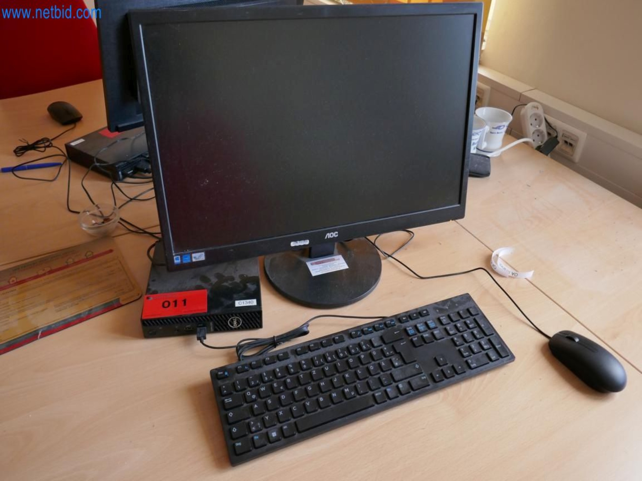 Medyczny sprzęt techniczny, wyposażenie sal operacyjnych, sterylne tace oraz sprzęt i meble szpitalne-1