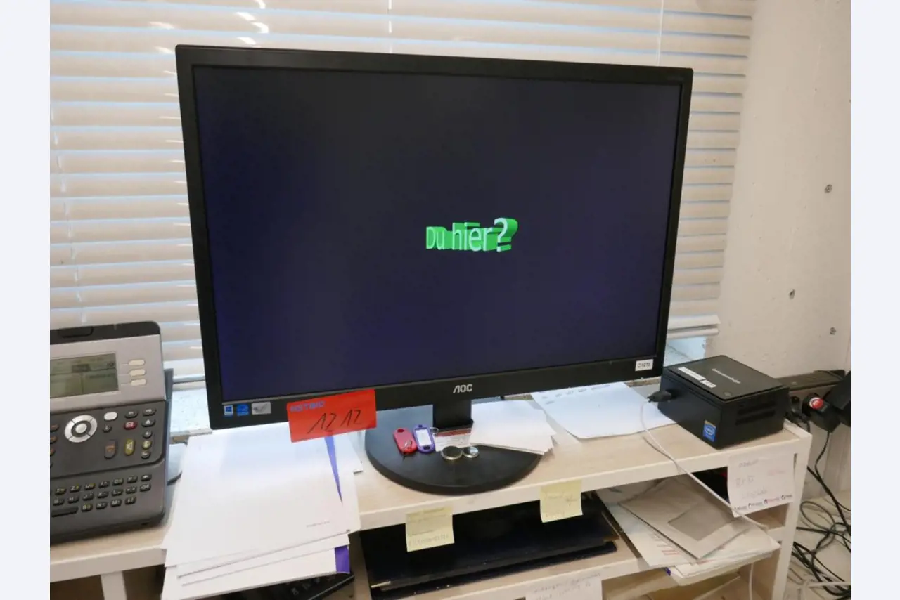 Medyczny sprzęt techniczny, wyposażenie sal operacyjnych, sterylne tace oraz sprzęt i meble szpitalne-1