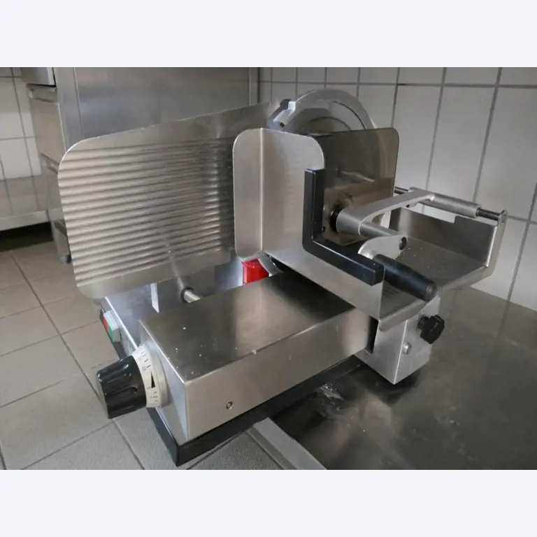 Medyczny sprzęt techniczny, wyposażenie sal operacyjnych, sterylne tace oraz sprzęt i meble szpitalne-2