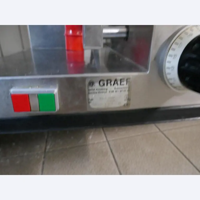 Medyczny sprzęt techniczny, wyposażenie sal operacyjnych, sterylne tace oraz sprzęt i meble szpitalne-3