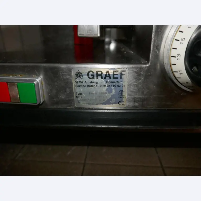 Medyczny sprzęt techniczny, wyposażenie sal operacyjnych, sterylne tace oraz sprzęt i meble szpitalne-5