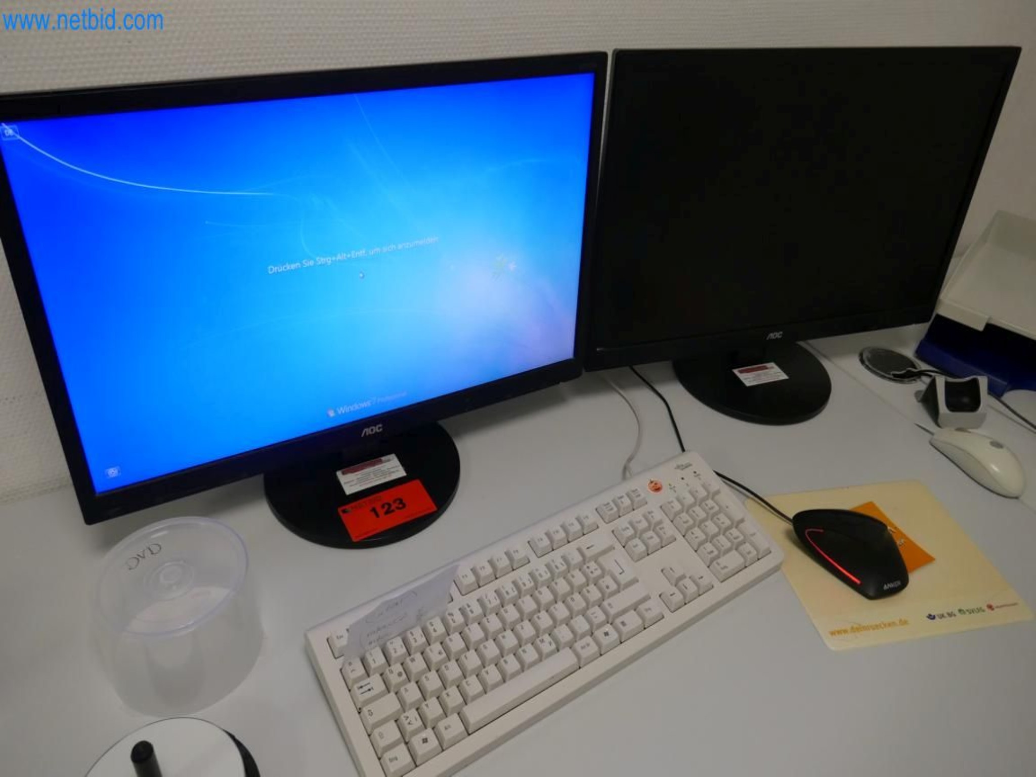 Medyczny sprzęt techniczny, wyposażenie sal operacyjnych, sterylne tace oraz sprzęt i meble szpitalne-1