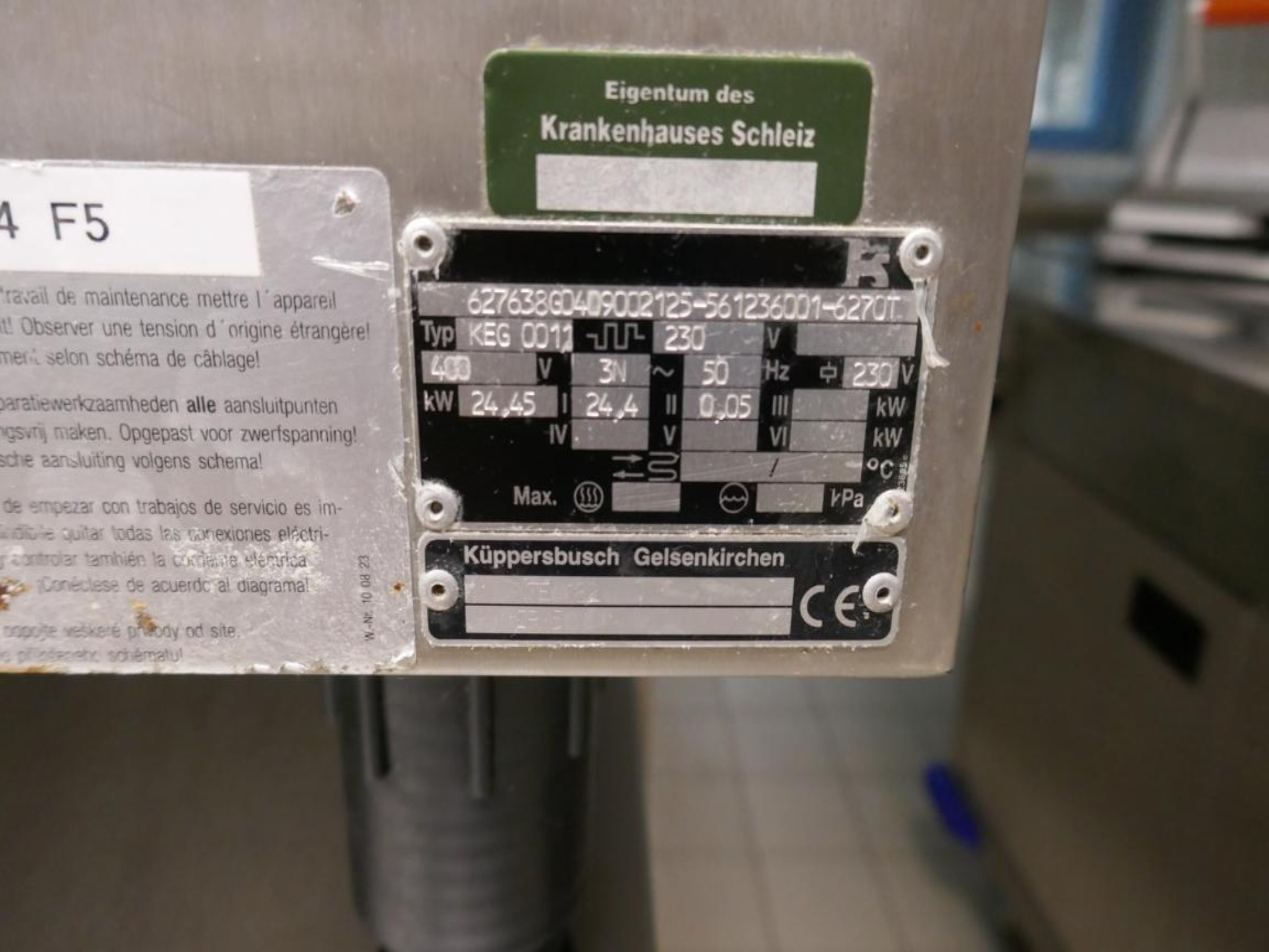 Medyczny sprzęt techniczny, wyposażenie sal operacyjnych, sterylne tace oraz sprzęt i meble szpitalne-2